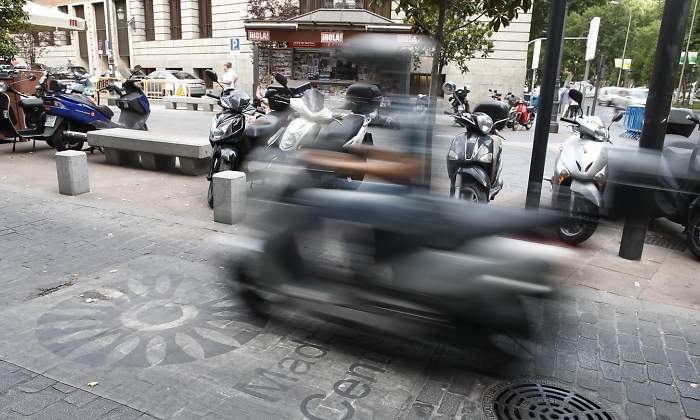 moto-acera-entrada-nuevo-madrid-central-ep.jpg