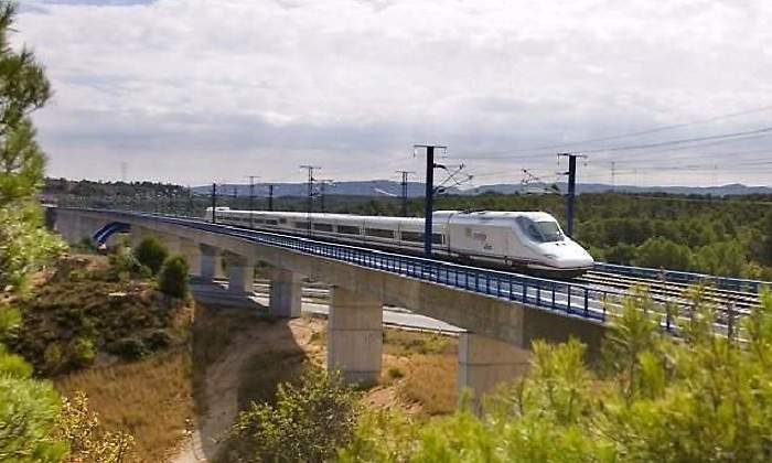 renfe-ave-via-tren-770.jpg