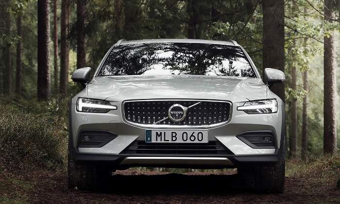 Volvo-V60-Cross-Country-2018-01.jpg