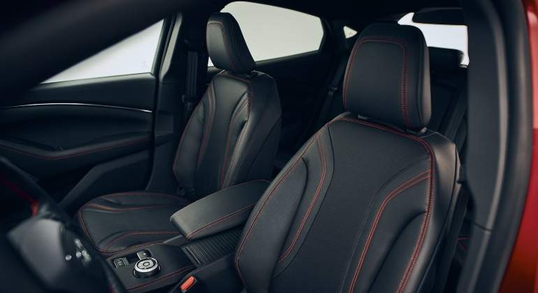 Interior del Ford Mustang Mach-E, la versión SUV y eléctrica.