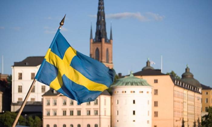 suecia-bandera-estocolmo.jpg