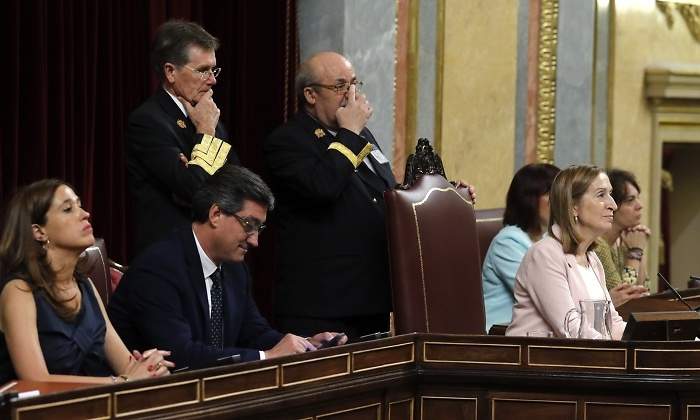 mesa-confreso-XIILegislatura-prendes-romero-pastor-efe.jpg