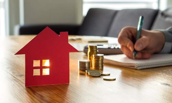 vivienda-precio-casa-monedas-dreamstime.jpg
