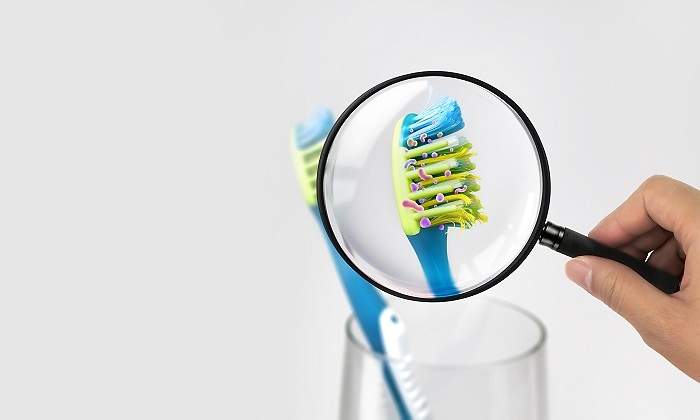 Cepillo-de-dientes-lupa.jpg