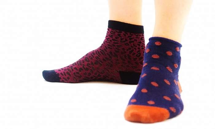 Persona-con-calcetines-diferentes-iStock.jpg