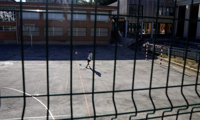 confinamiento-colegio-rejas-madrid-coronavirus-reuters.jpg