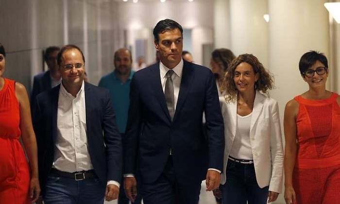 sanchez-diputados-pasillos-efe.jpg