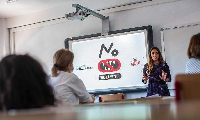 Charlas-acoso-escolar-Fundaciones-Mutua-y-ANAR__-1.jpg