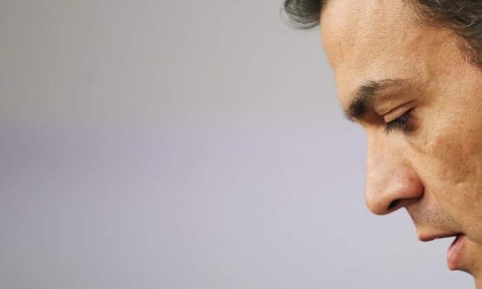 pedro-sanchez-cabizbajo.jpg