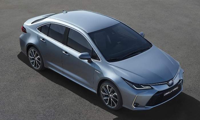 toyota-corolla-hybrid-sedan-2019-01.jpg