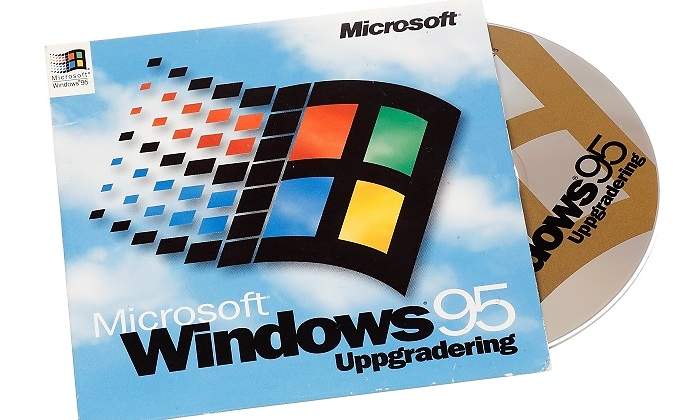 Un-CD-que-contine-el-sistema-Windows-95-iStock.jpg
