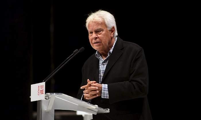 felipe-gonzalez-atril-reuters.jpg