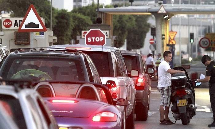 Gibraltar-Aduana-Frontera.jpg
