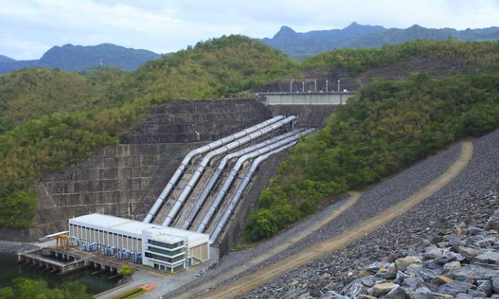 Presa hidroelctrica Srinagarind en Tailandia