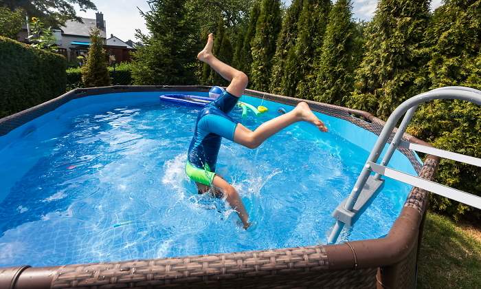 piscina-salto-recurso-dreamstime.jpg