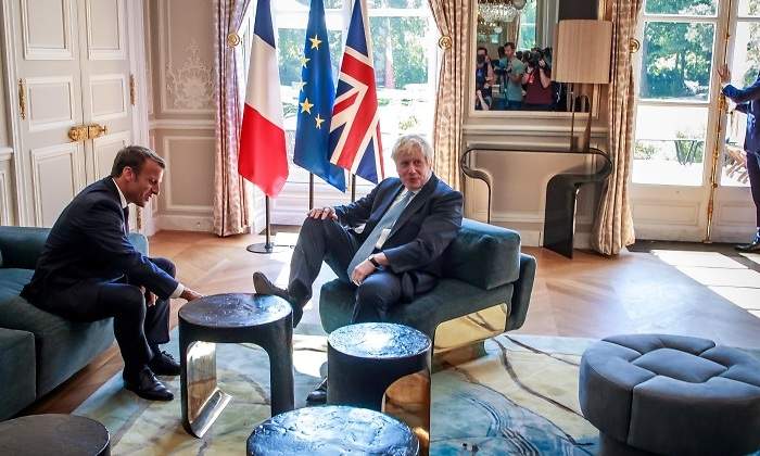 macron-johnson-pie-reuters-770x420.jpg