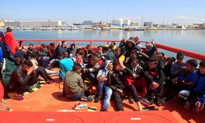 inmigrantes-estrecho-rescatados-efe.jpg