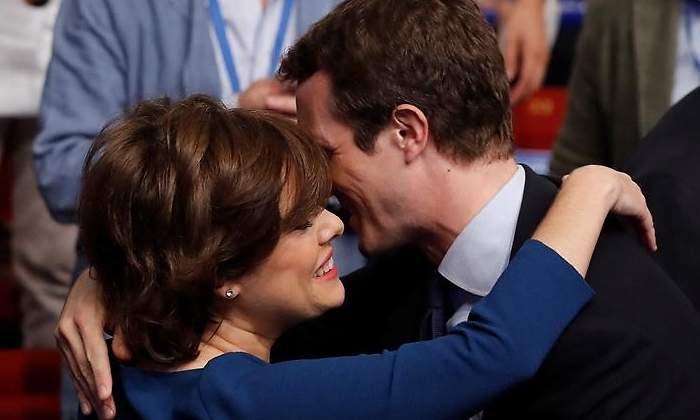 santamaria-casado-abrazo-congreso-pp-efe.jpg