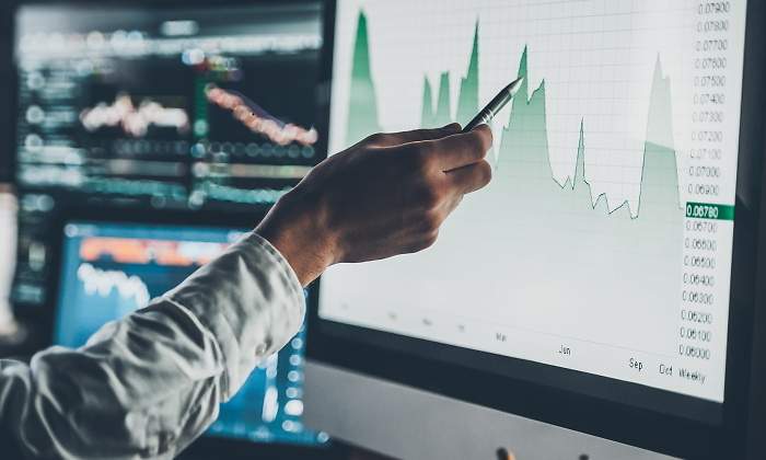 mano-grafico-istock.jpg