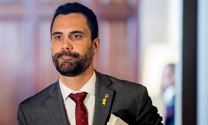 torrent-pasillos-parlament-oct18-efe.jpg