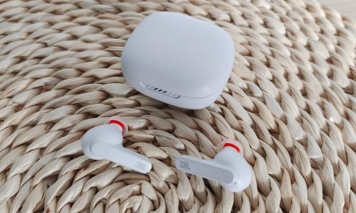 jbl-live-pro-plus-5.jpg