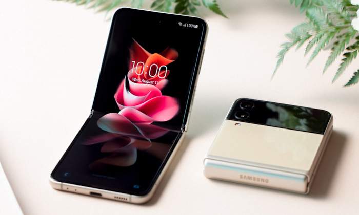 samsung-galaxy-z-flip-3-1.jpg