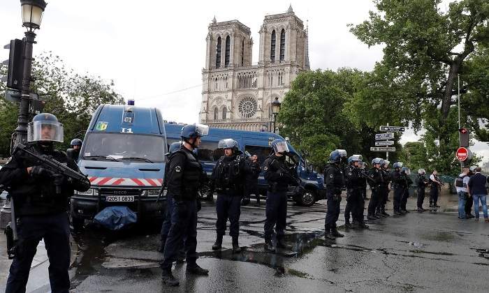 notre-dame-policia-6JUN17-reuters.jpg
