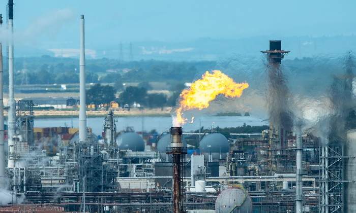 refineria-tanques-petroleo.jpg