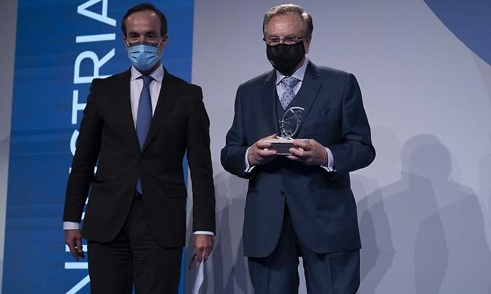 Toms Fuertes recibiendo el reconocimiento de FIAB Foto Nacho Martn