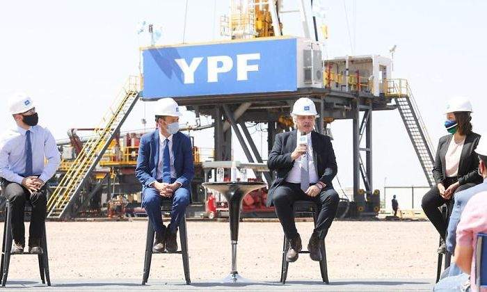 alberto-fernandez-en-ypf.jpg