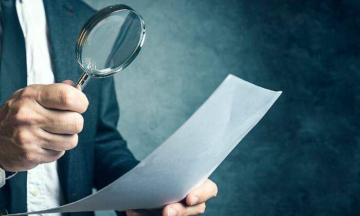 inspeccion-lupa-papel-770-istock.jpg