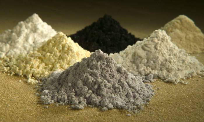 tierras-raras-piramides.jpg