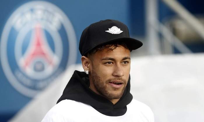 Neymar-escudo-PSG-2018-efe.jpg