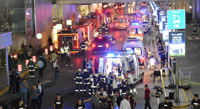 Atentado en el aeropuerto de Estambul