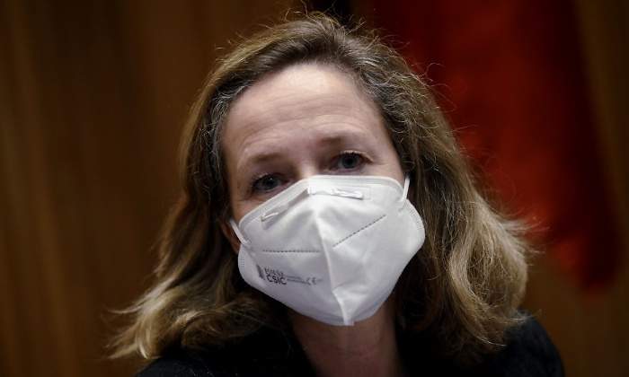 nadia-calvino-ministra-vicepresidenta-asuntos-economicos-mascarilla-29enero2021-getty.jpg