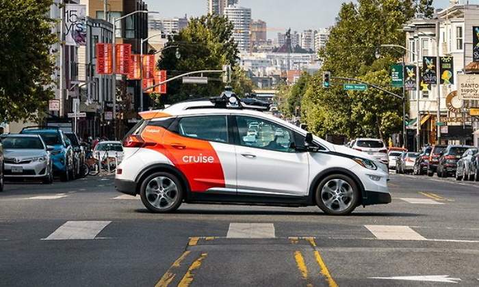 770-420-cruise-robotaxi.jpg