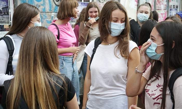 estudiantesconmascarilla2.jpg