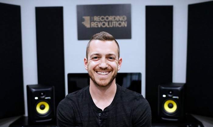 smlGraham-Cochrane_The-Recording-Revolution27_-contrast-800.jpg