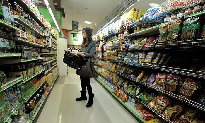 mujer-supermercado-eeuu-inflacion-efe.jpg