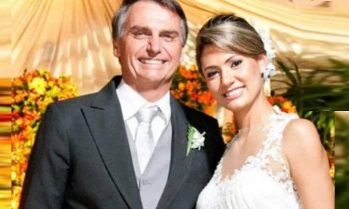 bolsonaro-770-123-321-mujer-1.jpg