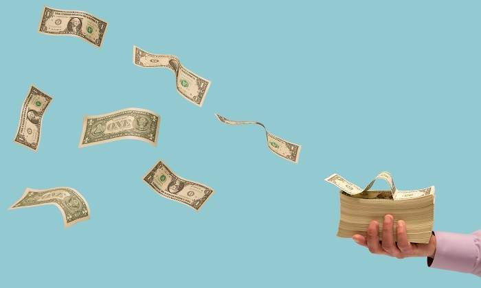 Dolares-vuelan-Getty.jpg