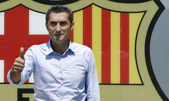 Valverde-gesto-ok-2017-Escudo-barcelona.jpg