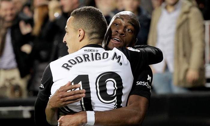 rodrigo-abrazo-kondogbia-valencia-alaves-copa-reuters.jpg
