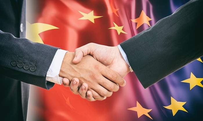 China-UE-manos-dreamstime.jpg