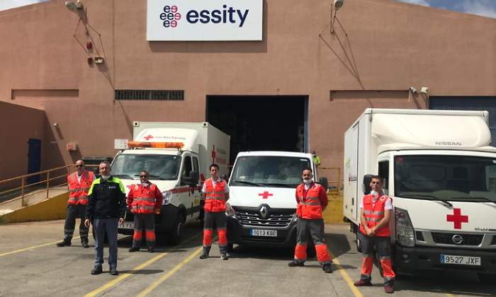 Ambulancias de Cruz Roja en las instalaciones de Essity