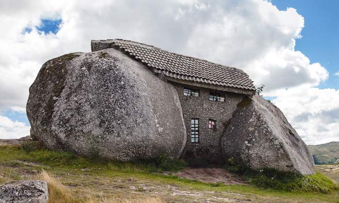 casa-do-penedo-portugal.jpg