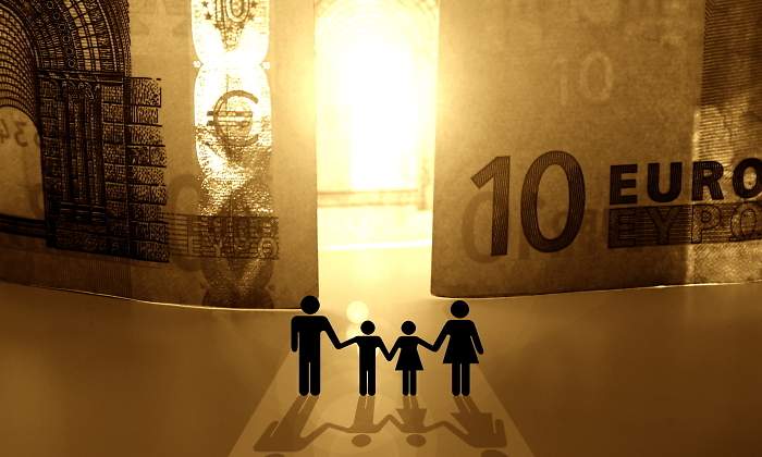 luz-dinero-dreamstime.jpg