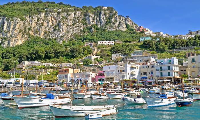 capri-barcos-dreamstime.jpg
