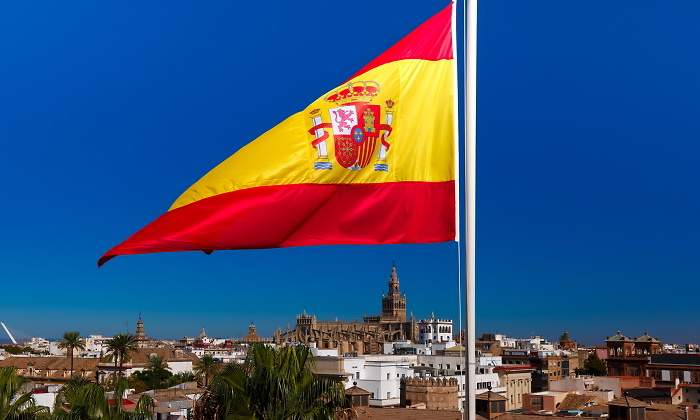 espana-bandera-montjuic.jpg