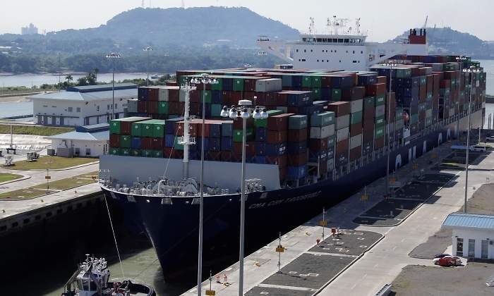 canal-panama-barco.jpg